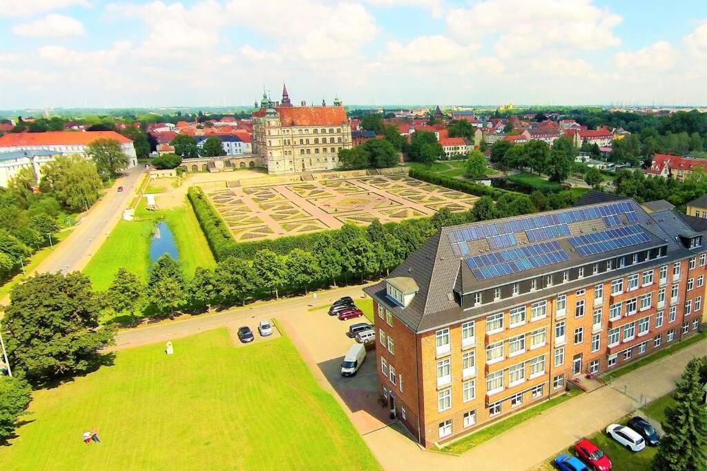 Ferienwohnung Schlossblick 居斯特罗 外观 照片